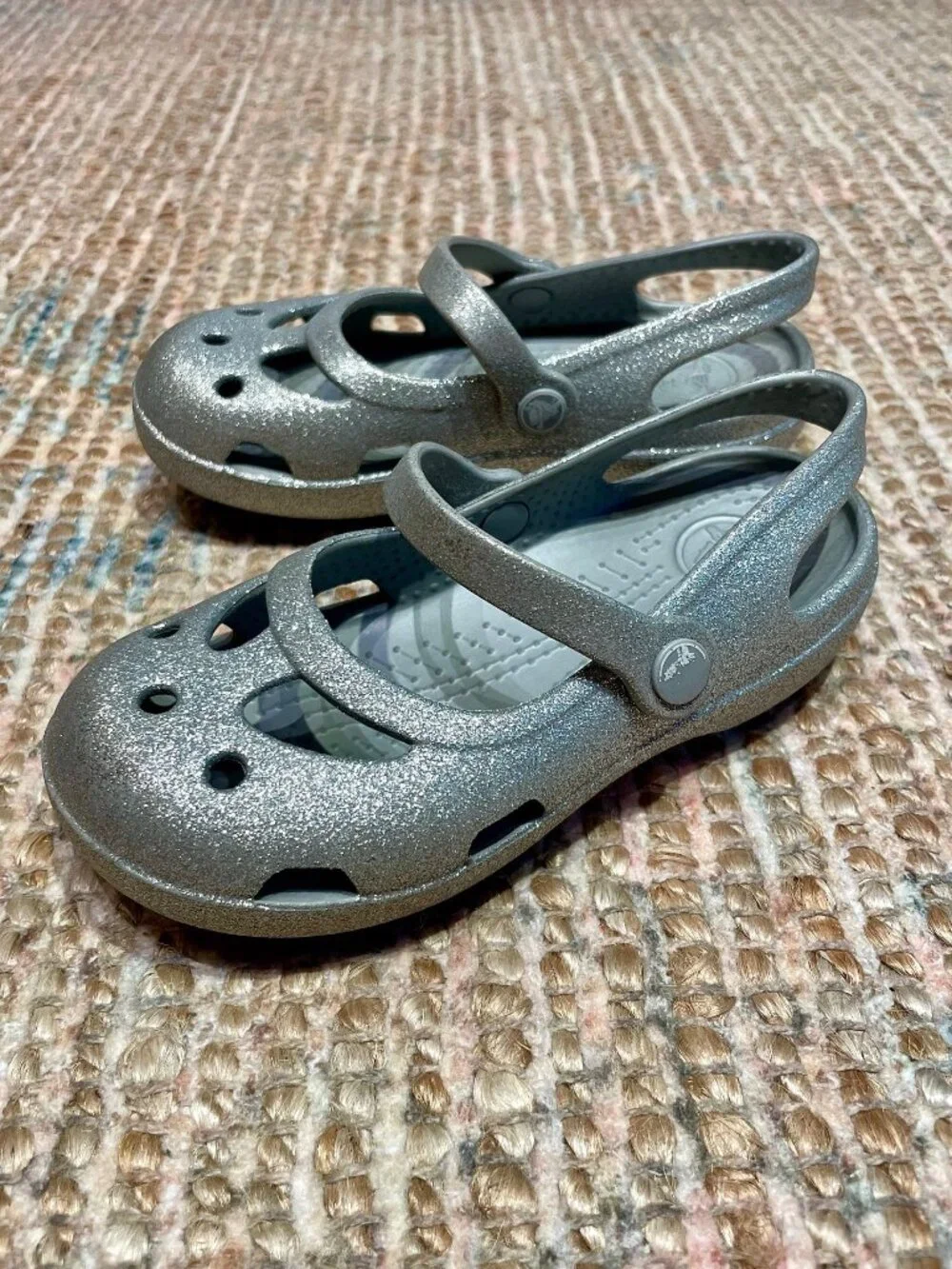 Crocs Kids Girls Shayna Mary Jane Shoes C10 Silver Metallic Hi-Glitter Clogs EUC